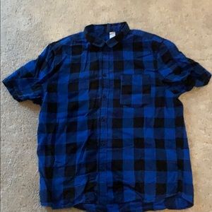 BLUE AND BLACK DIVIDED SHORT SLEEVE SHIRT